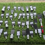 Ratel Klein En Groot Incl. Doppen Industries, Partij